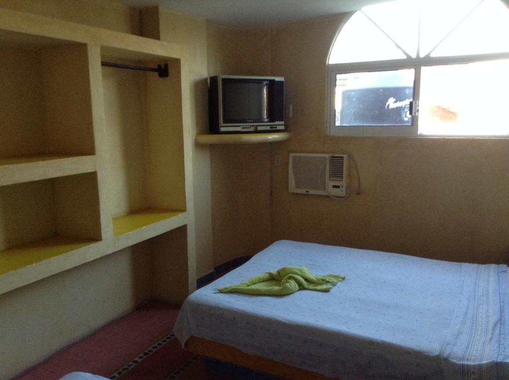 זיהואטנחו Hotel Arturo'S מראה חיצוני תמונה