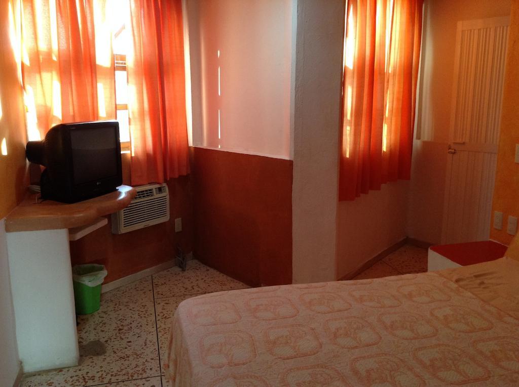 זיהואטנחו Hotel Arturo'S מראה חיצוני תמונה